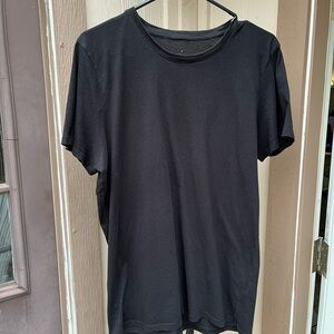 EVERLANE black Tee size XL., made in Vietnam.  Global organic textile